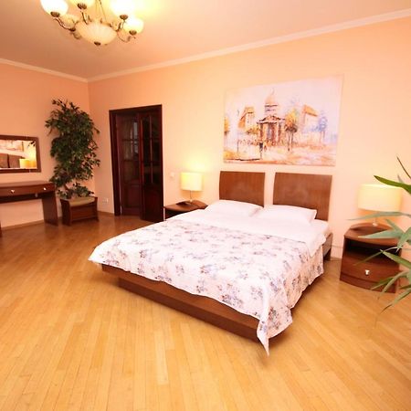 קייב Inn Home Apartments - Livoberezhna מראה חיצוני תמונה