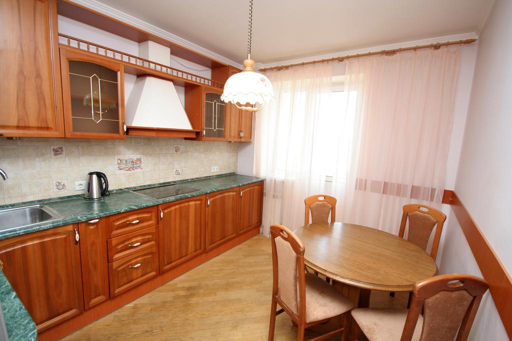 קייב Inn Home Apartments - Livoberezhna מראה חיצוני תמונה