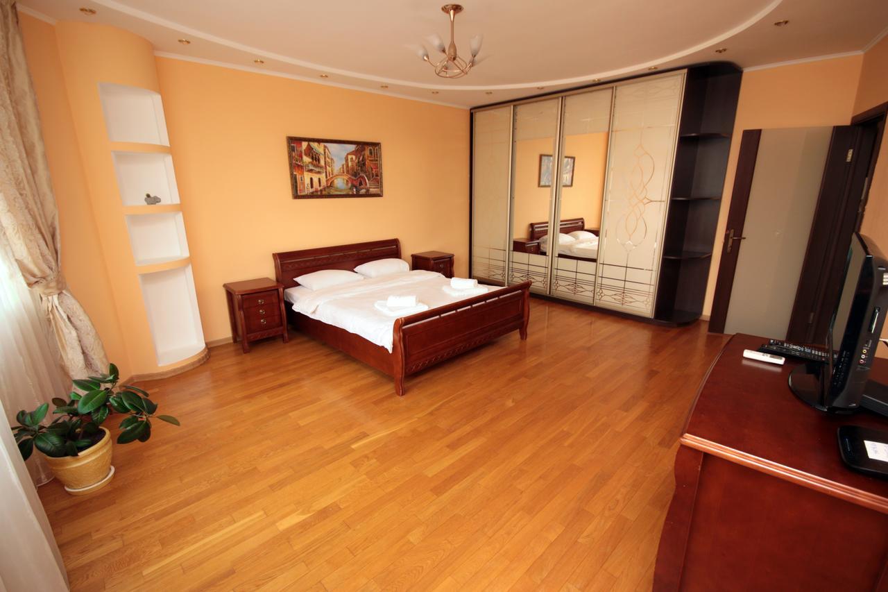 קייב Inn Home Apartments - Livoberezhna מראה חיצוני תמונה