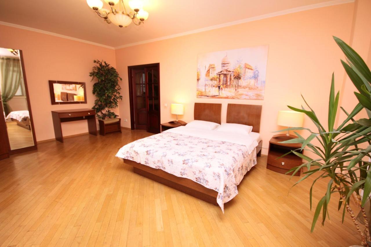 קייב Inn Home Apartments - Livoberezhna מראה חיצוני תמונה