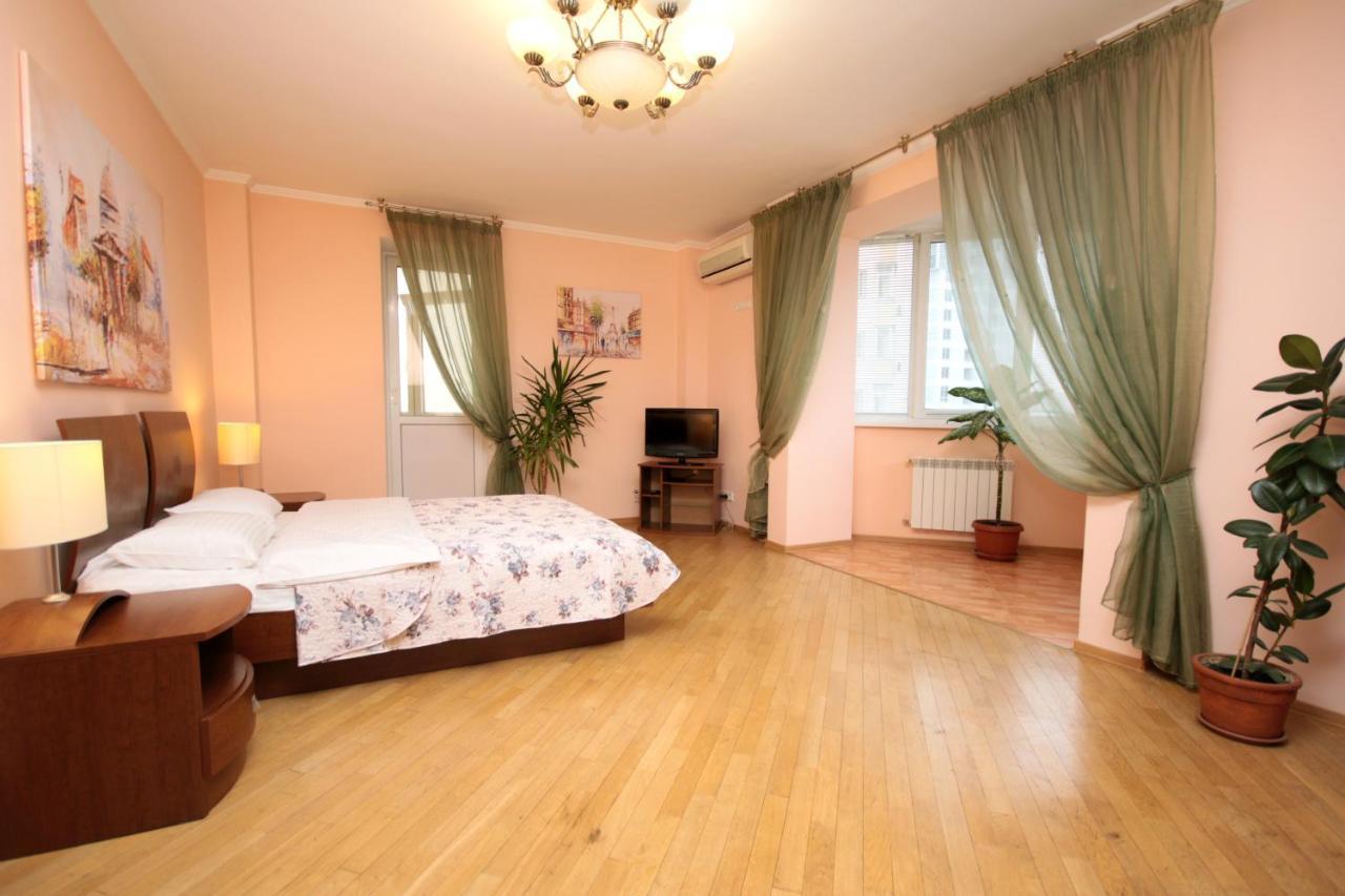 קייב Inn Home Apartments - Livoberezhna מראה חיצוני תמונה